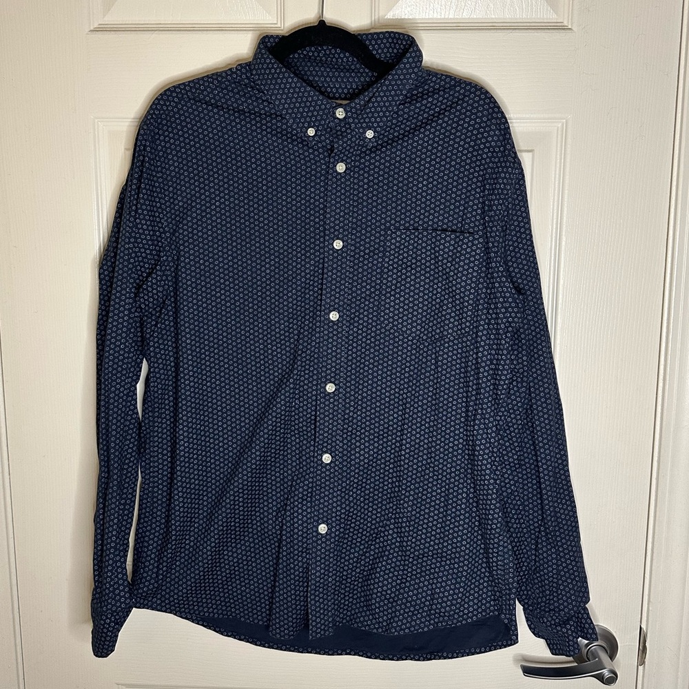Goodfellow & Co navy w white long sleeve button down shirt - Size L